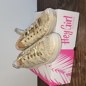 Hey Girl By Corkys Size 11 Down Time gold metallic sneakers